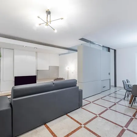 Royal Porta Ticinese Apartment *