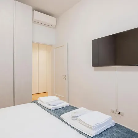 Royal Porta Ticinese Apartment