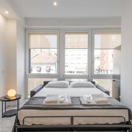 Royal Porta Ticinese Apartment *